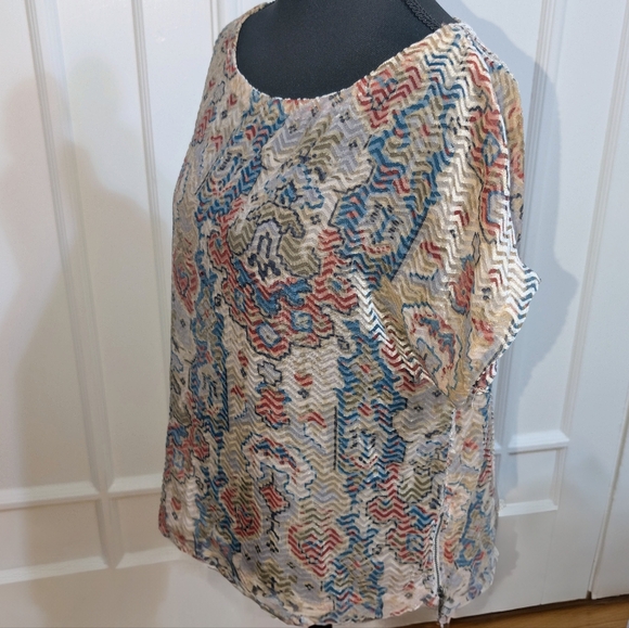 Textured Zigzag Pattern Top - Picture 4 of 5